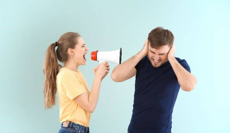 تنبیه عجیب و غریب زنان غرغرو در انگلستان+ عکس