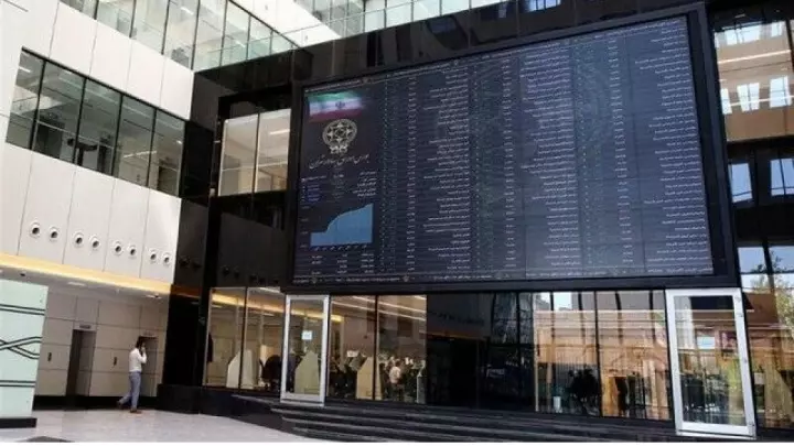 بحران اعتماد در بازار سرمایه؛ خروج سنگین پول حقیقی ادامه دارد