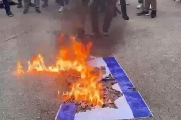 گزارشگر ویژه سازمان ملل در امور غزه اعلام کرد که اوضاع در این باریکه فاجعه بار بوده و رژیم صهیونیستی مسئول یکی از وحشیانه ترین عملیات نسل کشی در تاریخ معاصر به شمار می‌رود. بنا بر گزارش مهر، گزارشگر سازمان ملل در امور حقوق بشر فلسطین نیز گفت که روند کمک رسانی به ساکنان غزه در واقع یک دام مرگبار برای کشتار یا بیرون راندن فلسطینی‌ها به شمار می‌رود. وی اضافه کرد: از کشورهای جهان می‌خواهیم اسرائیل از تحریم تسلیحاتی کرده و تمام توافقنامه‌های تجاری خود با تل آویو را تعلیق کنند.