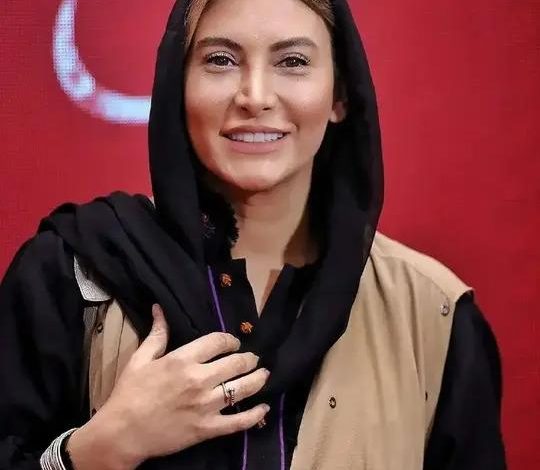 ژست‌های ادایی فریبا نادری در کافی‌ شاپ لاکچری وابرال شد + عکس