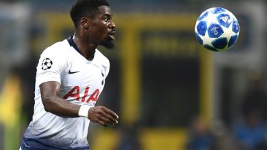 وحید هاشمیان مدافع بازنشسته را به ریش پرسپولیس بست 
