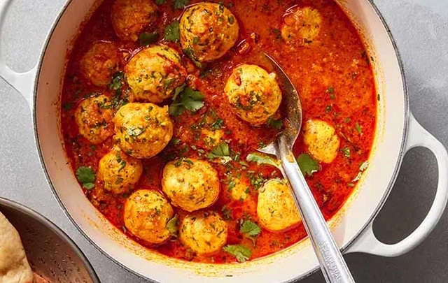 کوفته توفوی خوشمزه با سس نارگیل تند