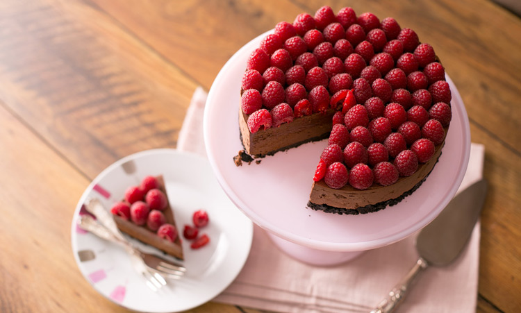 کیک موس شکلات و تمشک