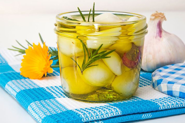 نگهداری سیر در روغن