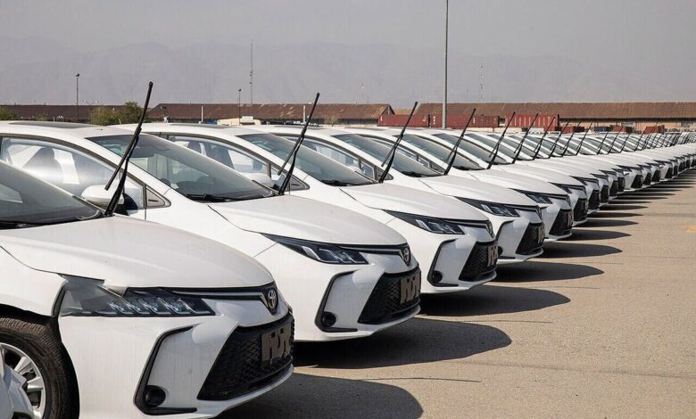 ترمز قیمت خودرو کشیده شد؛ پژو و سمند ارزان‌تر شدند