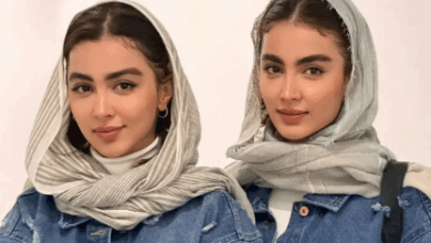 سلفی صمیمی: سارا و نیکای پایتخت همراه مادرشان