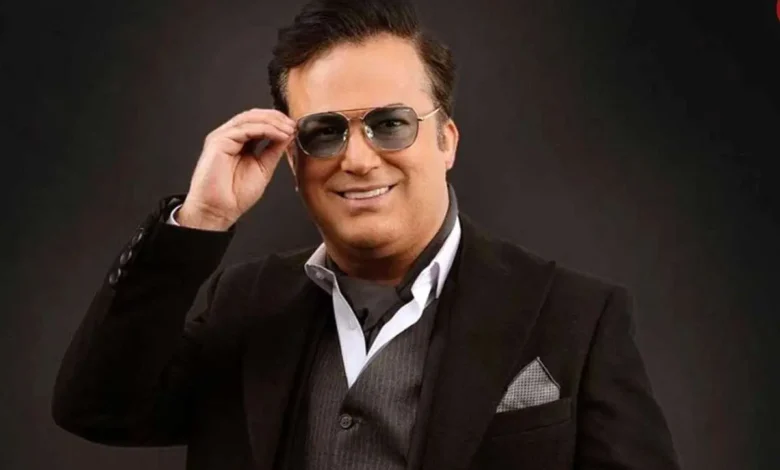 بوسه حامد آهنگی بر دستان مادرش؛ صحنه‌ای متفاوت در اجرا + فیلم