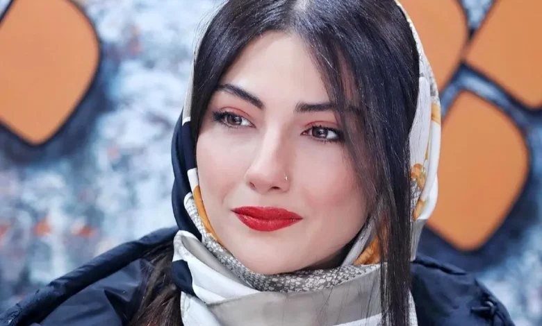 محیا دهقانی