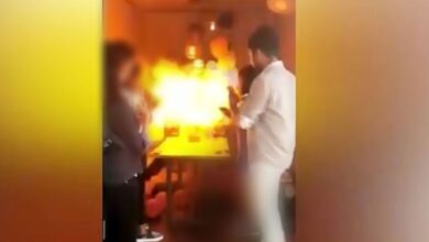 ویدیو شوکه کننده  انفجار بادکنک‌های مهمانی در آسانسور + فیلم
